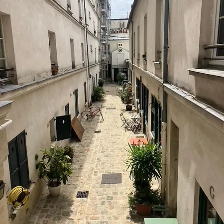 9e * Paris